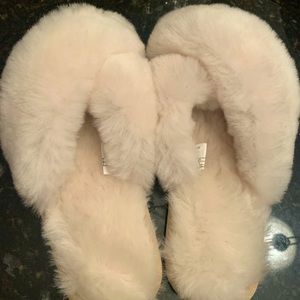NWT Emu Slippers ladies size 9